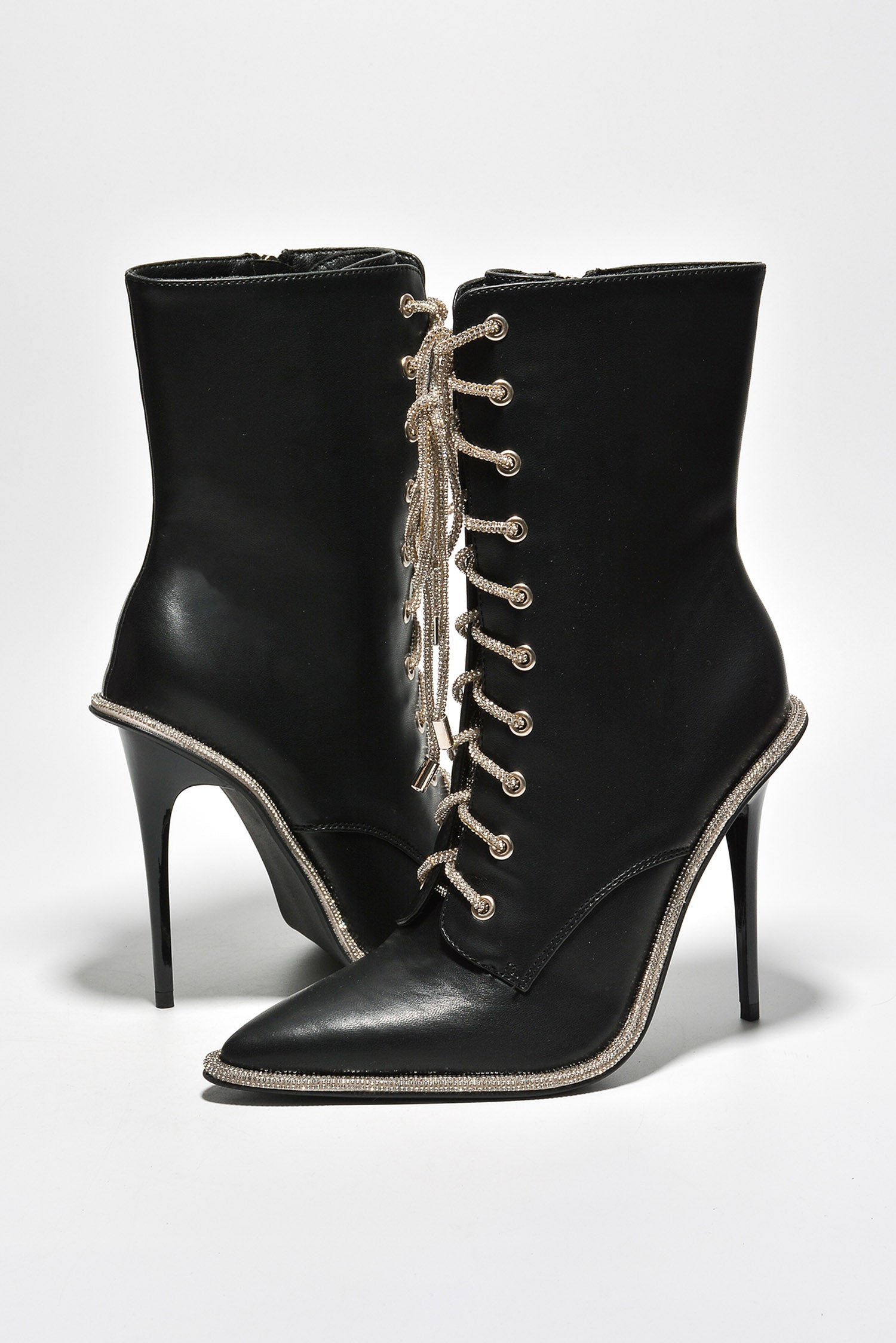 CAPE ROBBIN DELIGHT - BLACK