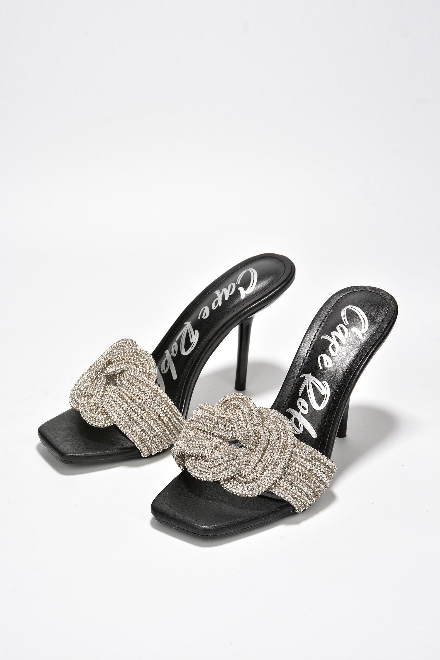 CAPE ROBBIN FLYNN - BLACK