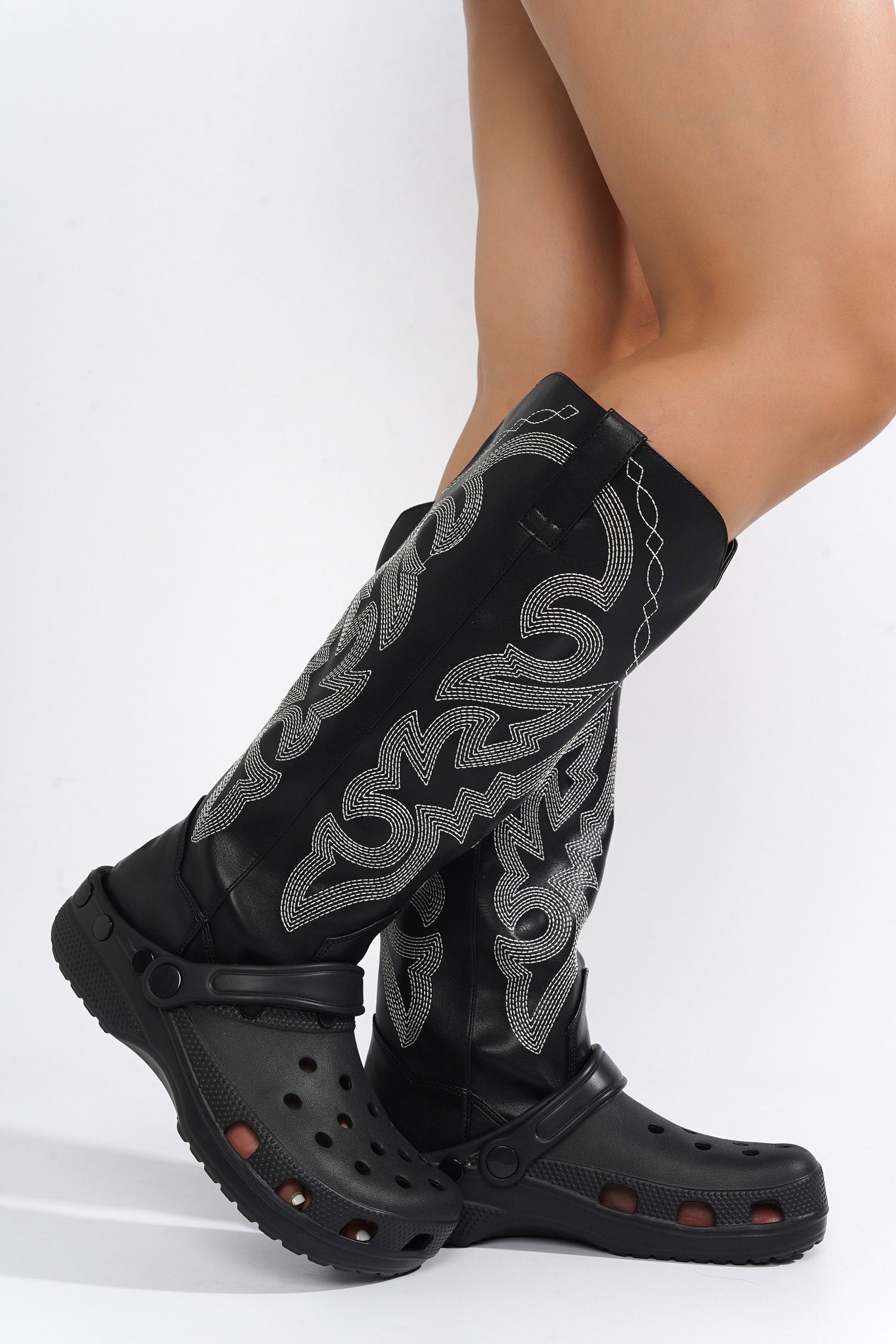 CAPE ROBBIN HARIA - BLACK