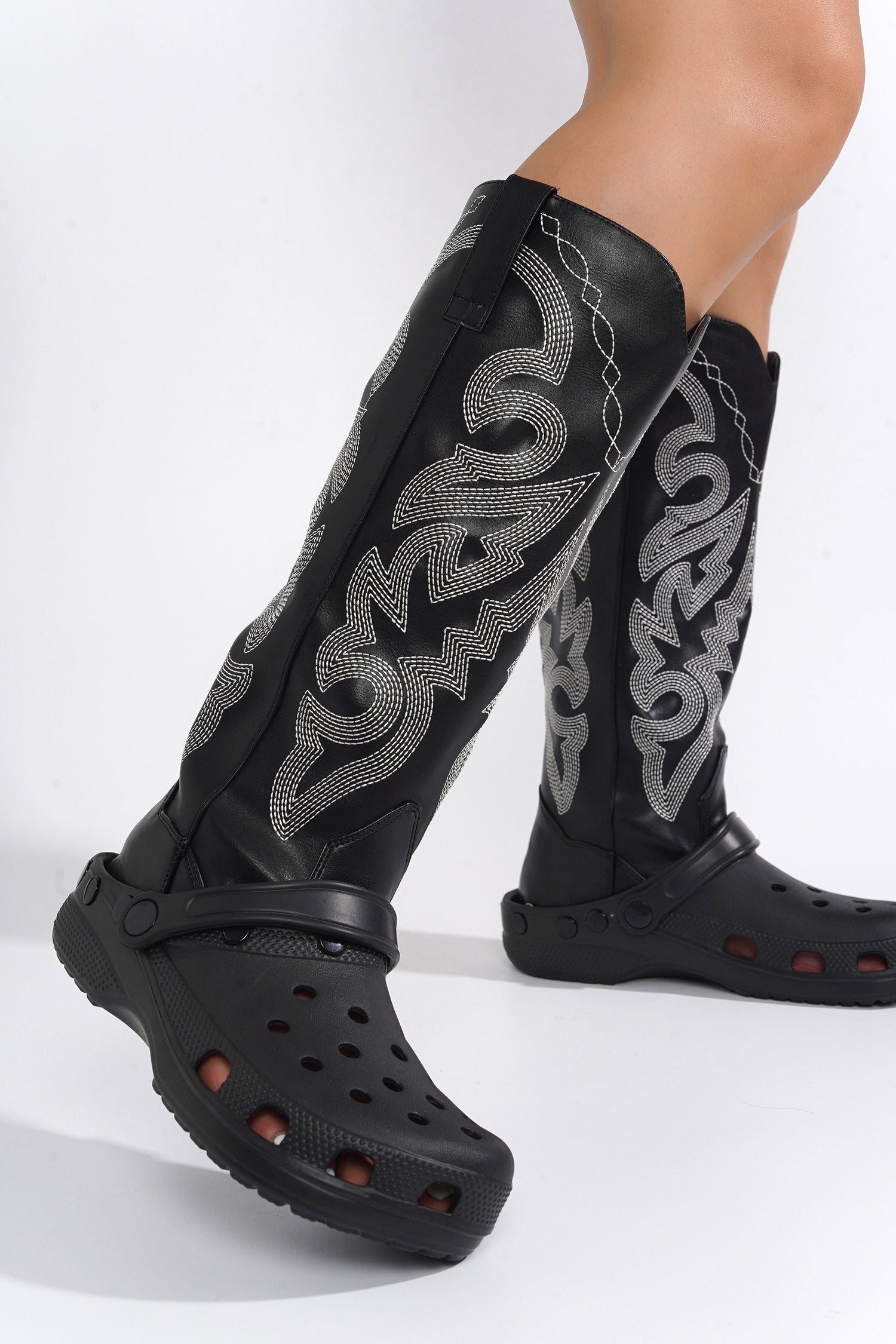 CAPE ROBBIN HARIA - BLACK
