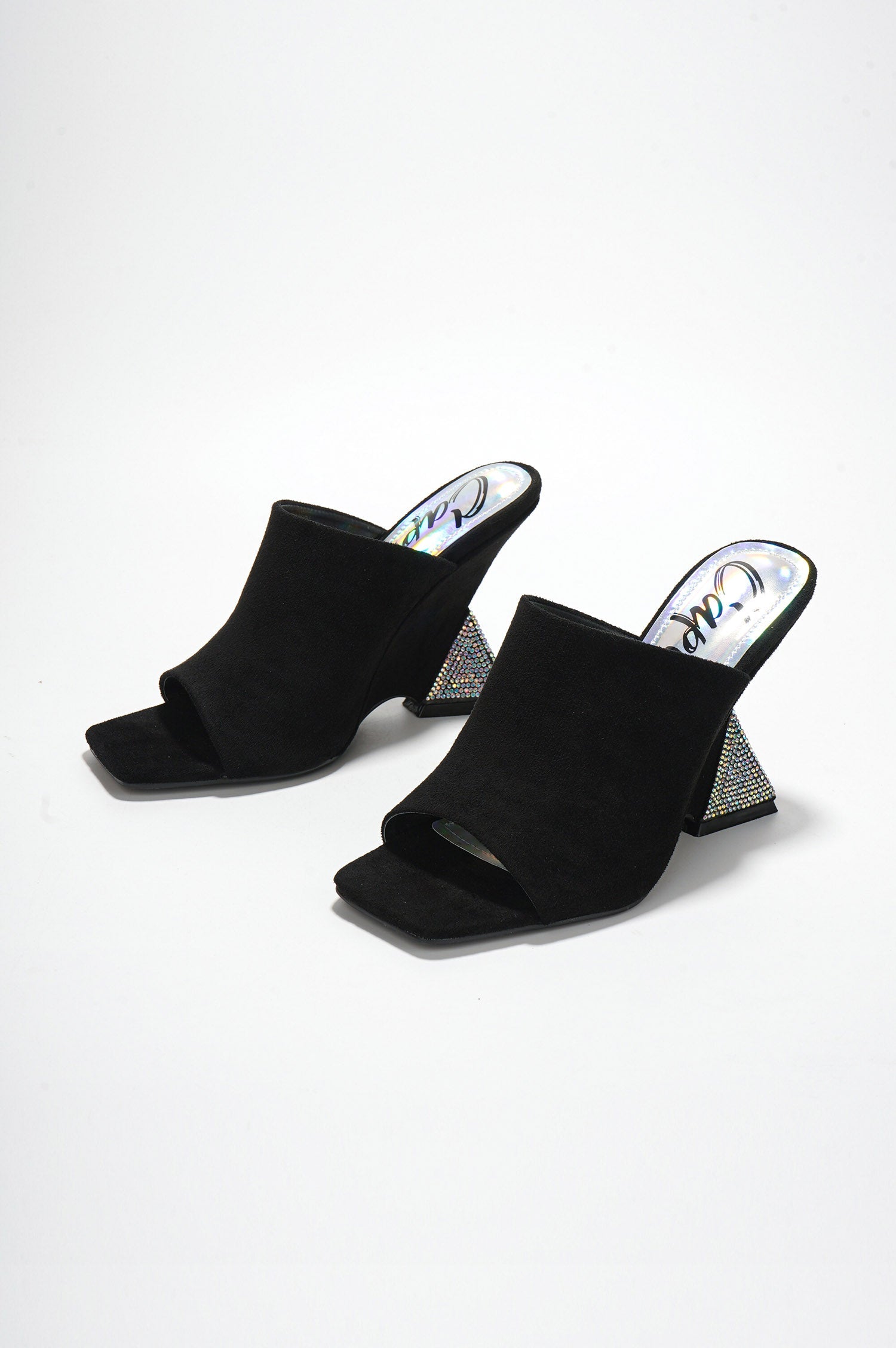 CAPE ROBBIN HOSH - BLACK