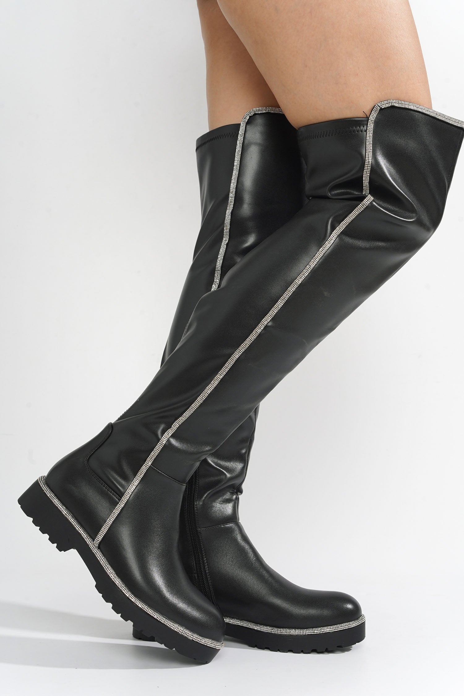CAPE ROBBIN KURI - BLACK