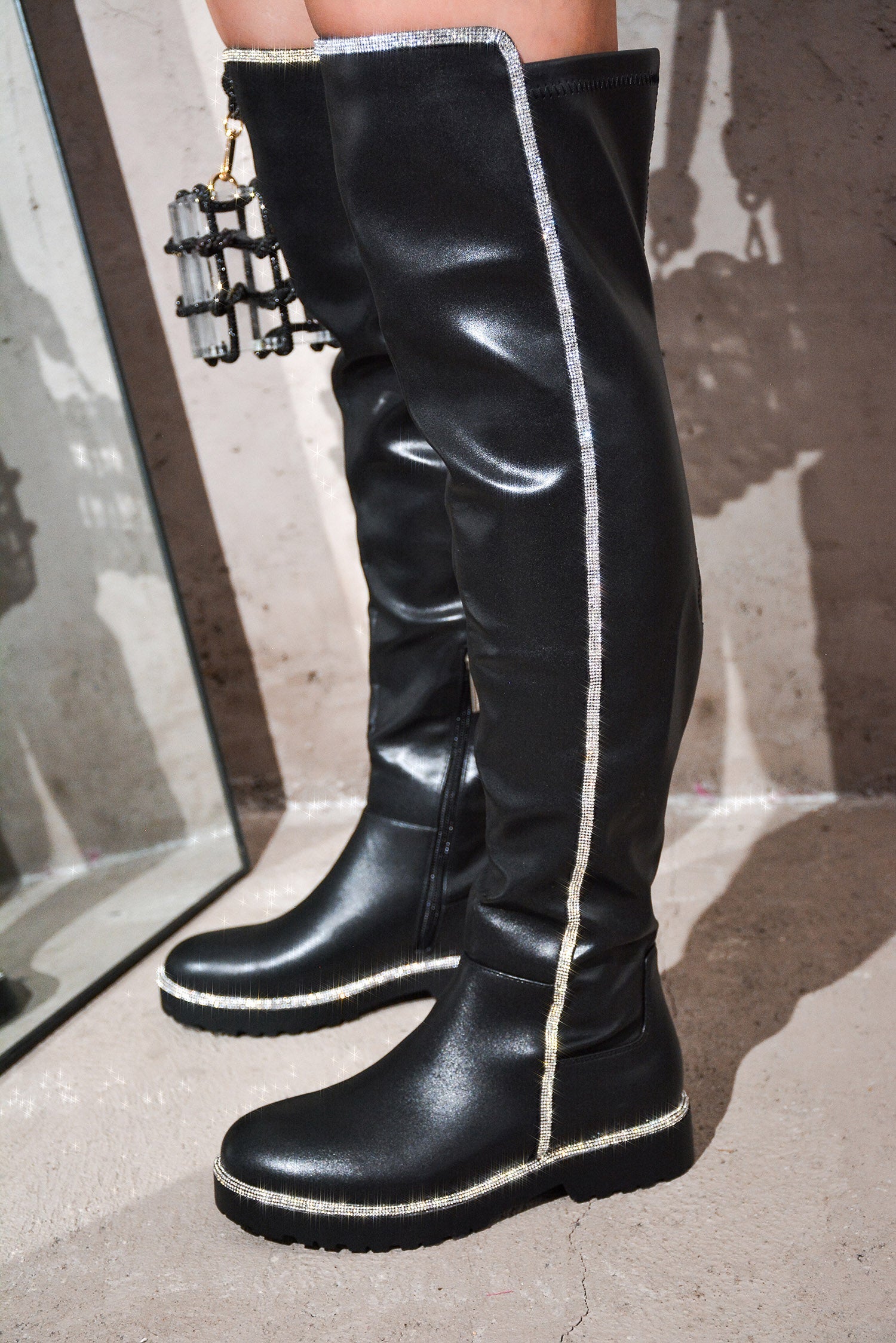 CAPE ROBBIN KURI - BLACK