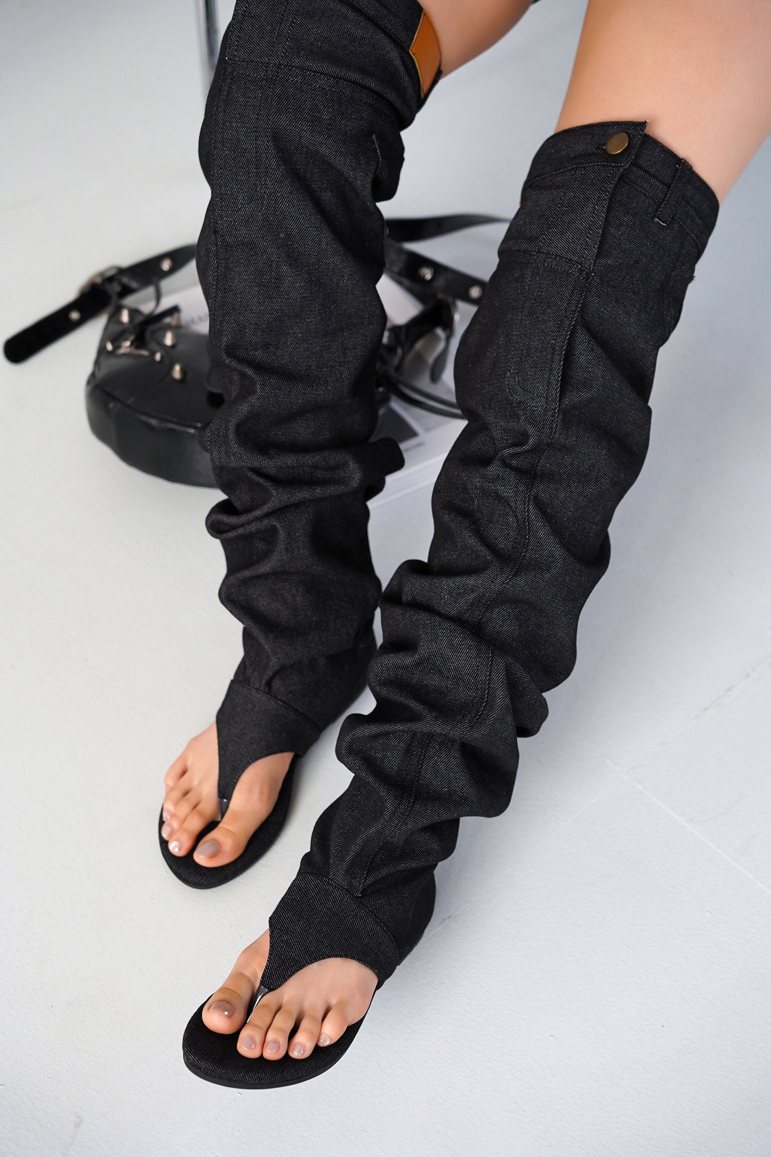 CAPE ROBBIN MALYNDA - BLACK