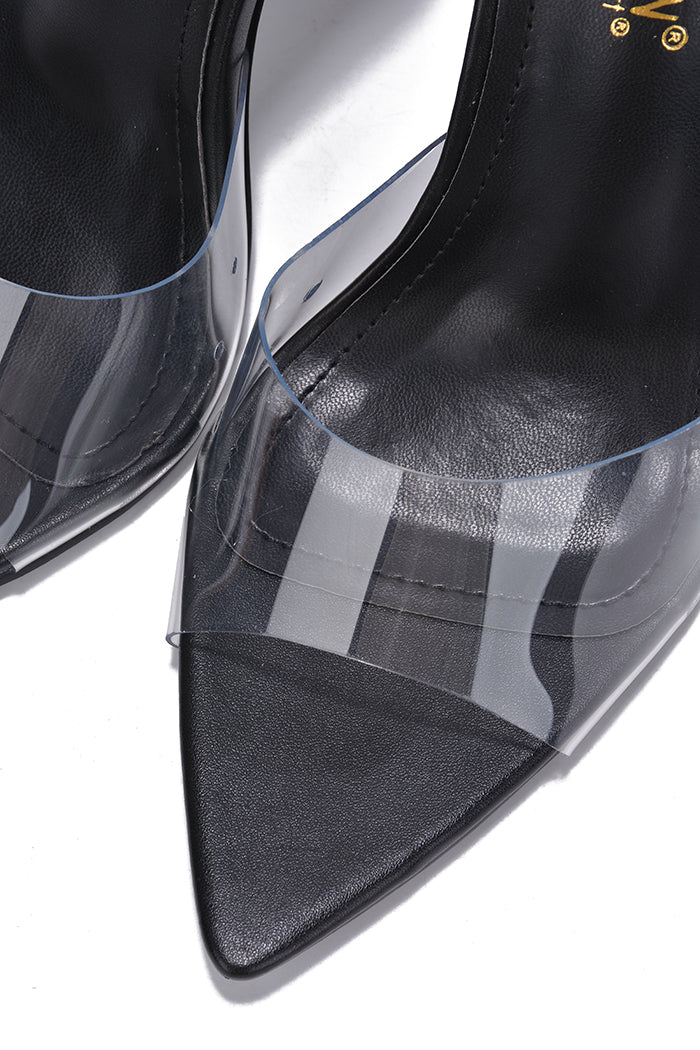 CAPE ROBBIN MIANN - BLACK