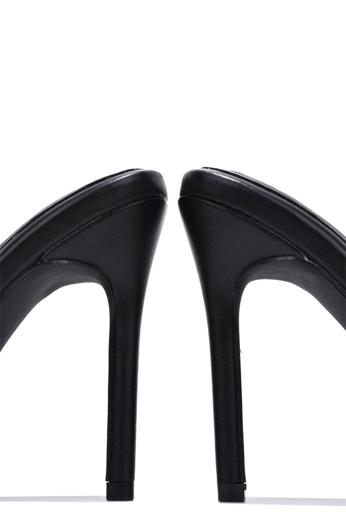 CAPE ROBBIN MINKA - BLACK