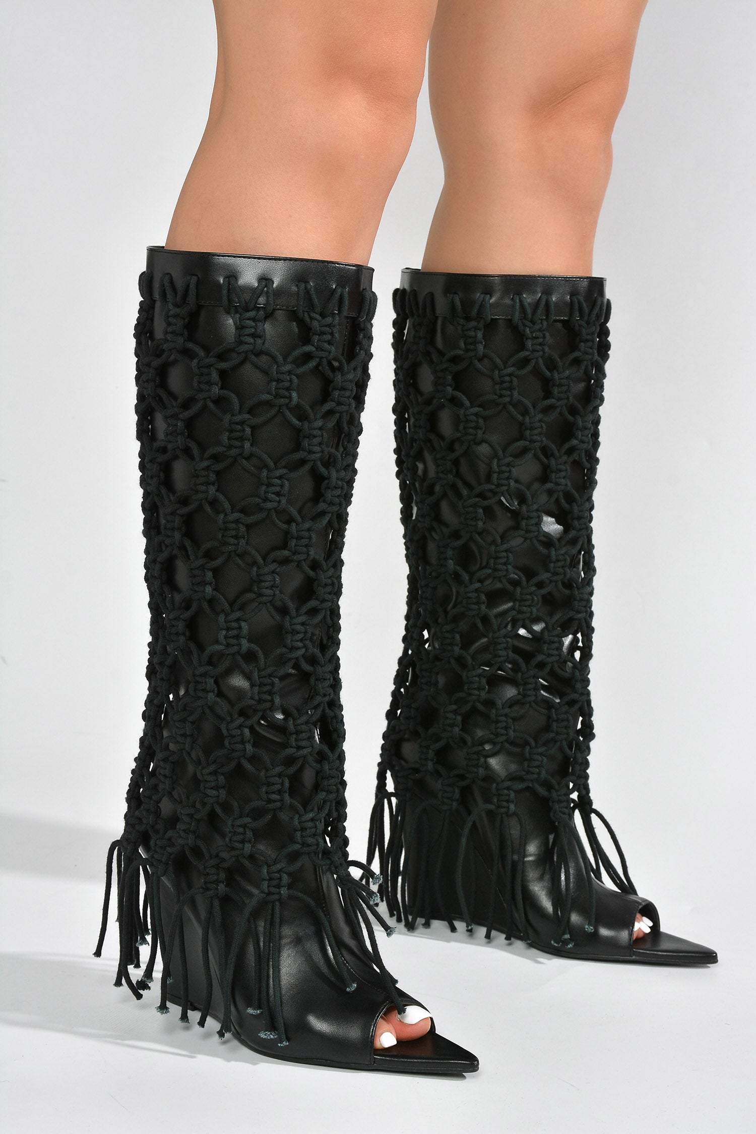 CAPE ROBBIN MONEMI - BLACK