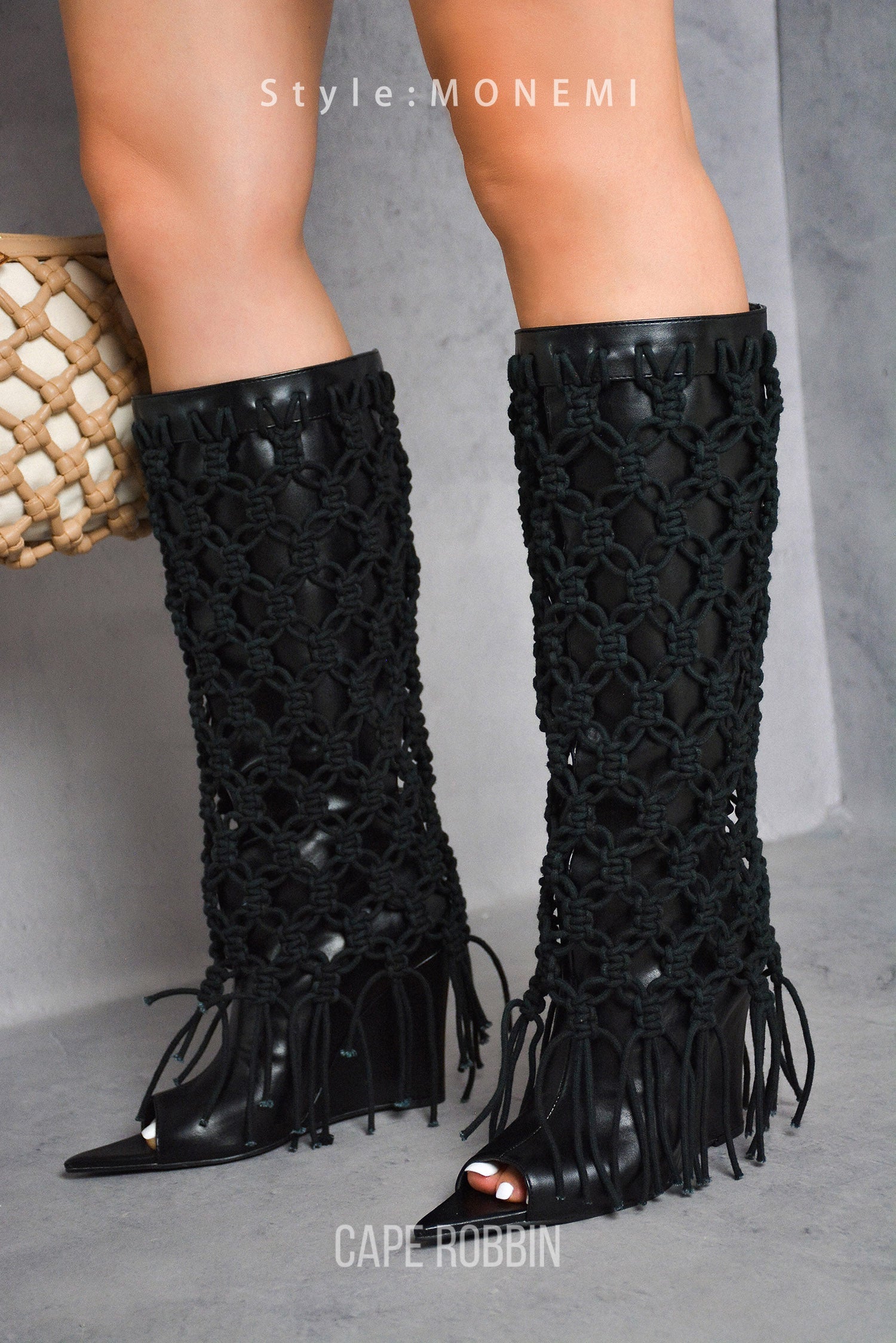 CAPE ROBBIN MONEMI - BLACK