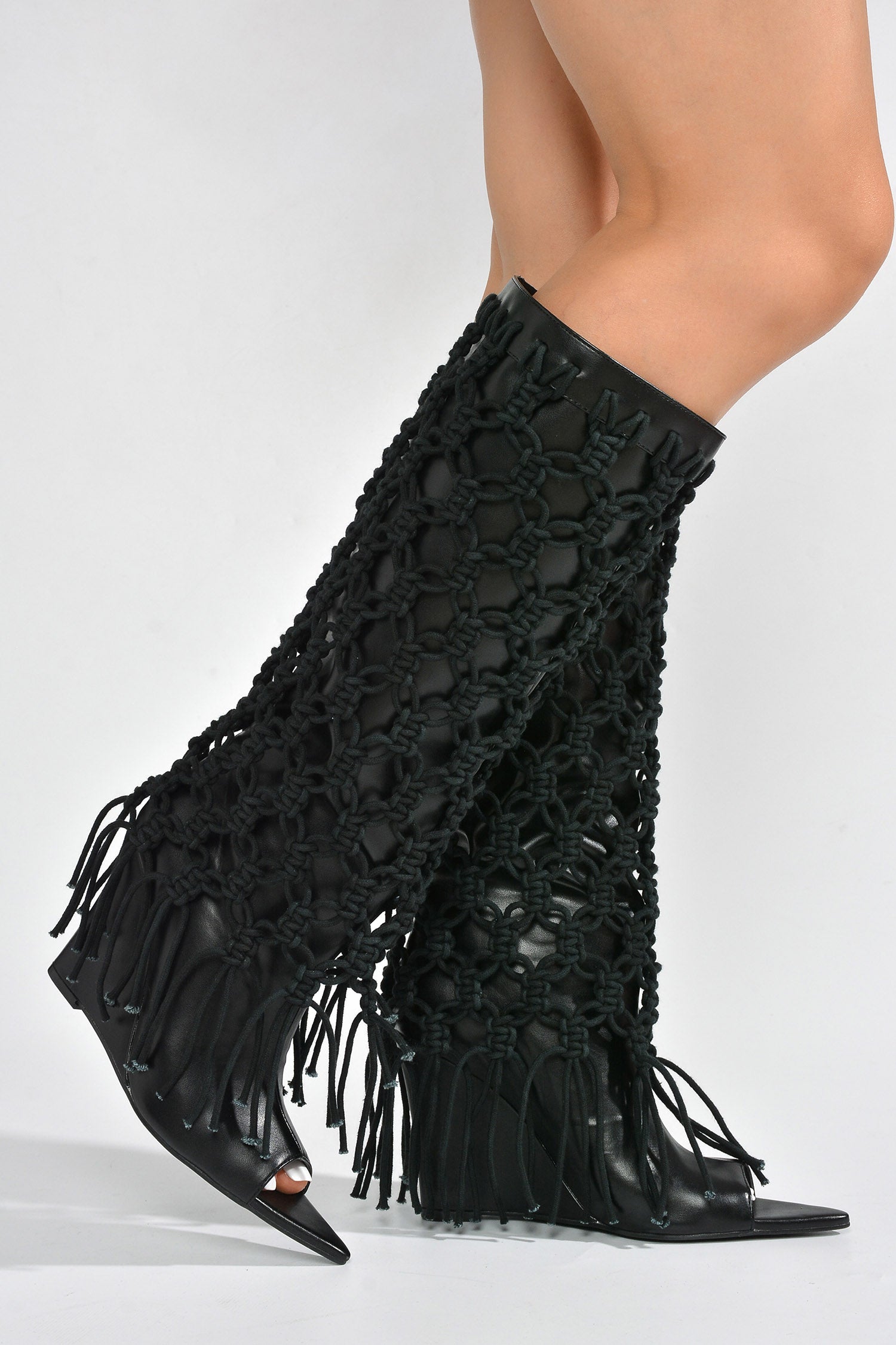 CAPE ROBBIN MONEMI - BLACK