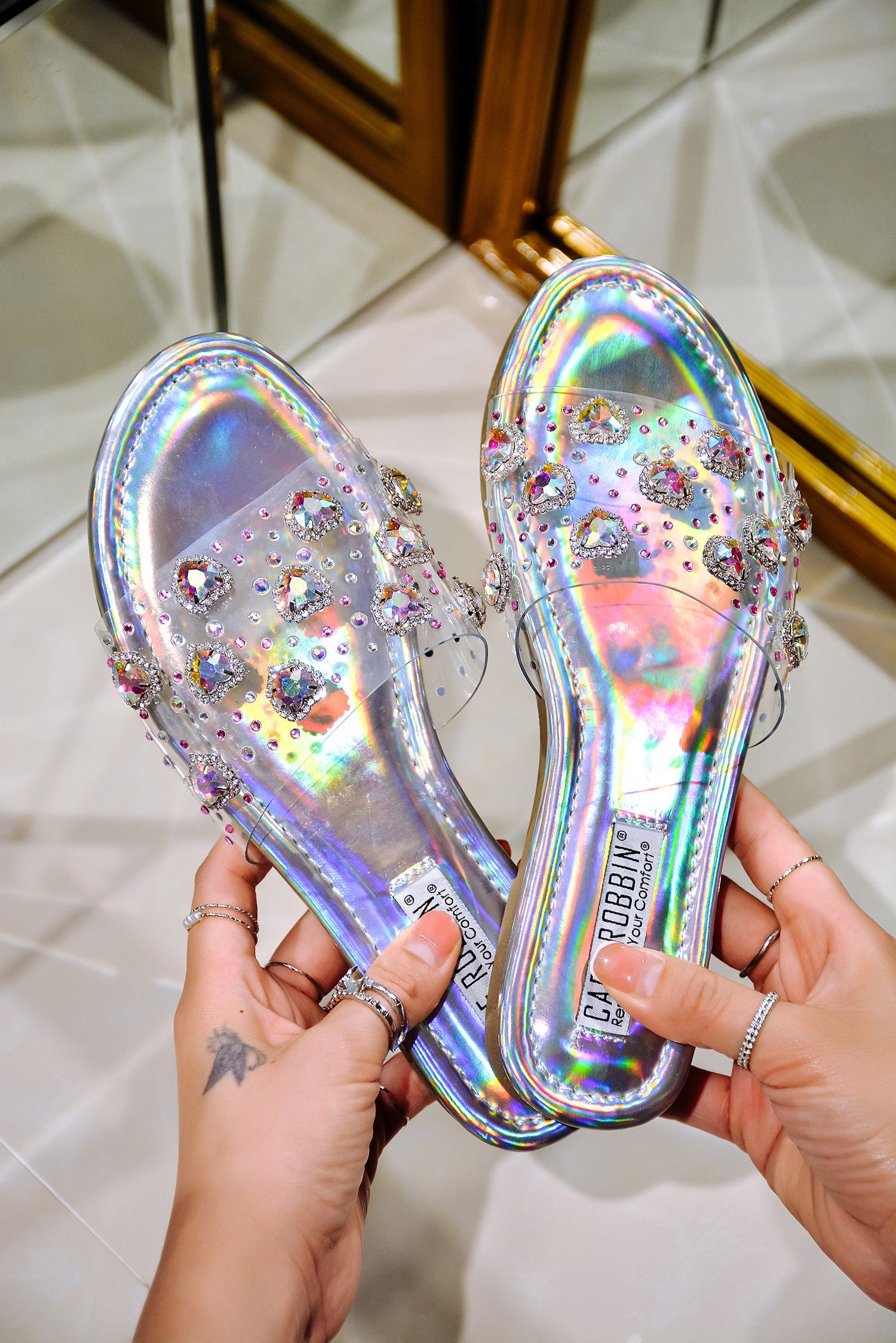 CAPE ROBBIN ROANA - HOLO