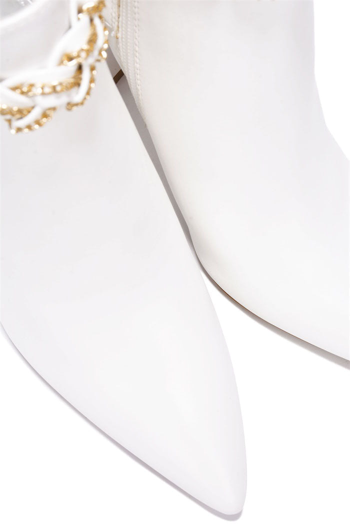 CAPE ROBBIN STARSKI - WHITE