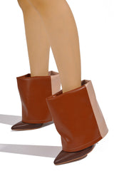 CAPE ROBBIN BOOH - BROWN