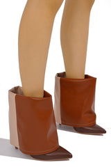 CAPE ROBBIN BOOH - BROWN