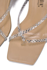 CAPE ROBBIN DESMA - NUDE