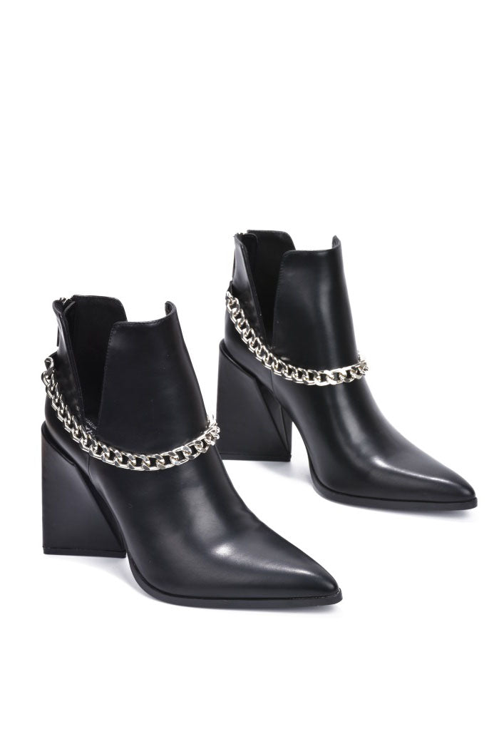 CAPE ROBBIN DEVICA - BLACK