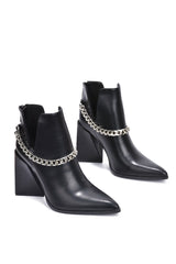 CAPE ROBBIN DEVICA - BLACK