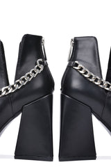 CAPE ROBBIN DEVICA - BLACK