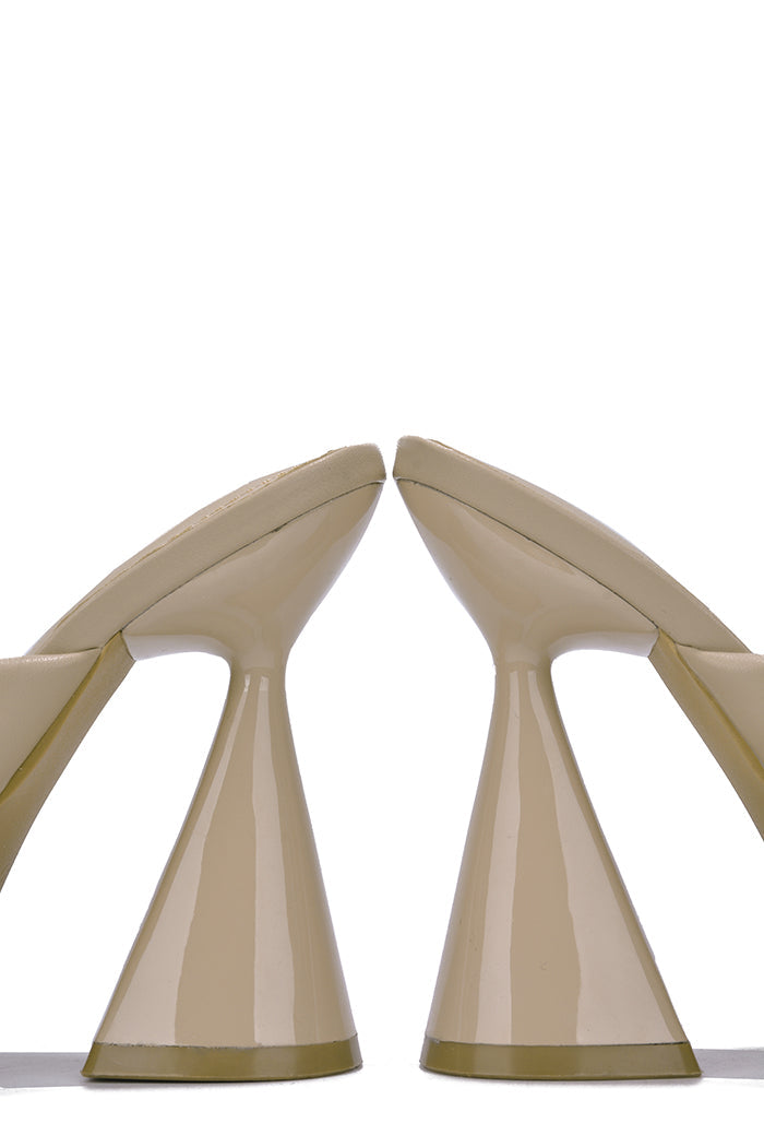 CAPE ROBBIN DIVI - NUDE