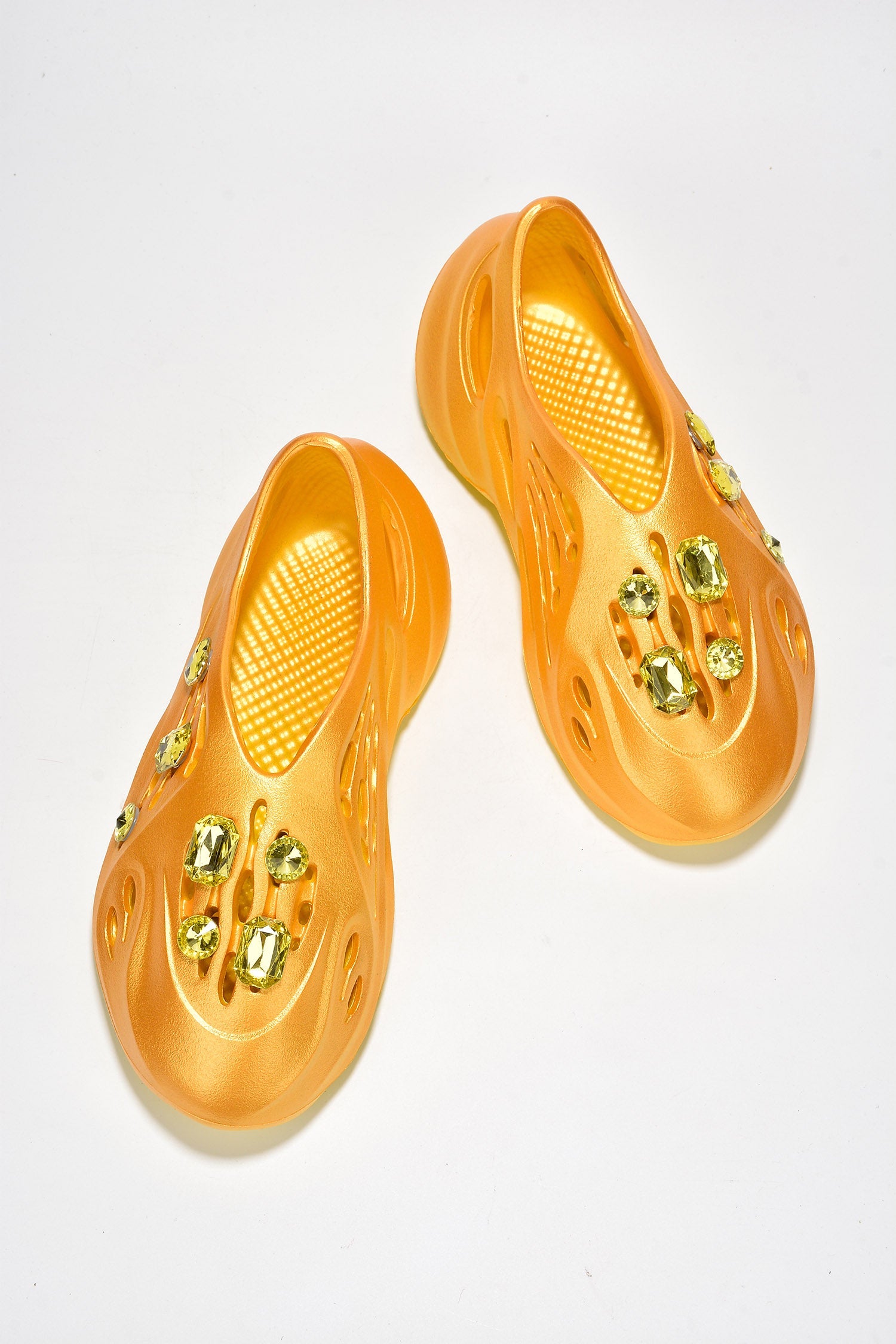 CAPE ROBBIN FUTURISM - GOLD