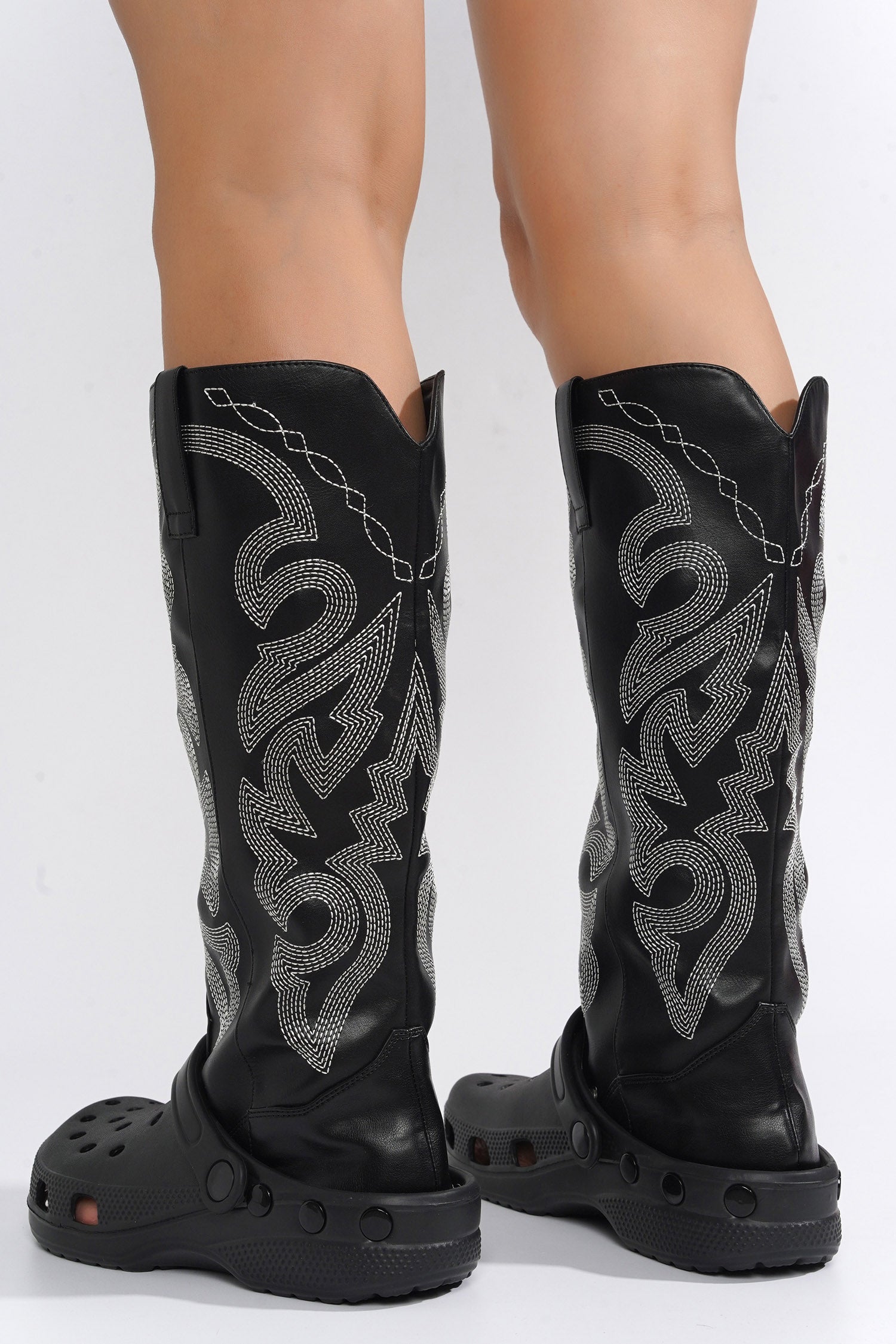 CAPE ROBBIN HARIA - BLACK