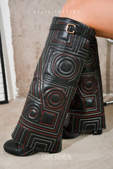 CAPE ROBBIN INITIAL - BLACK