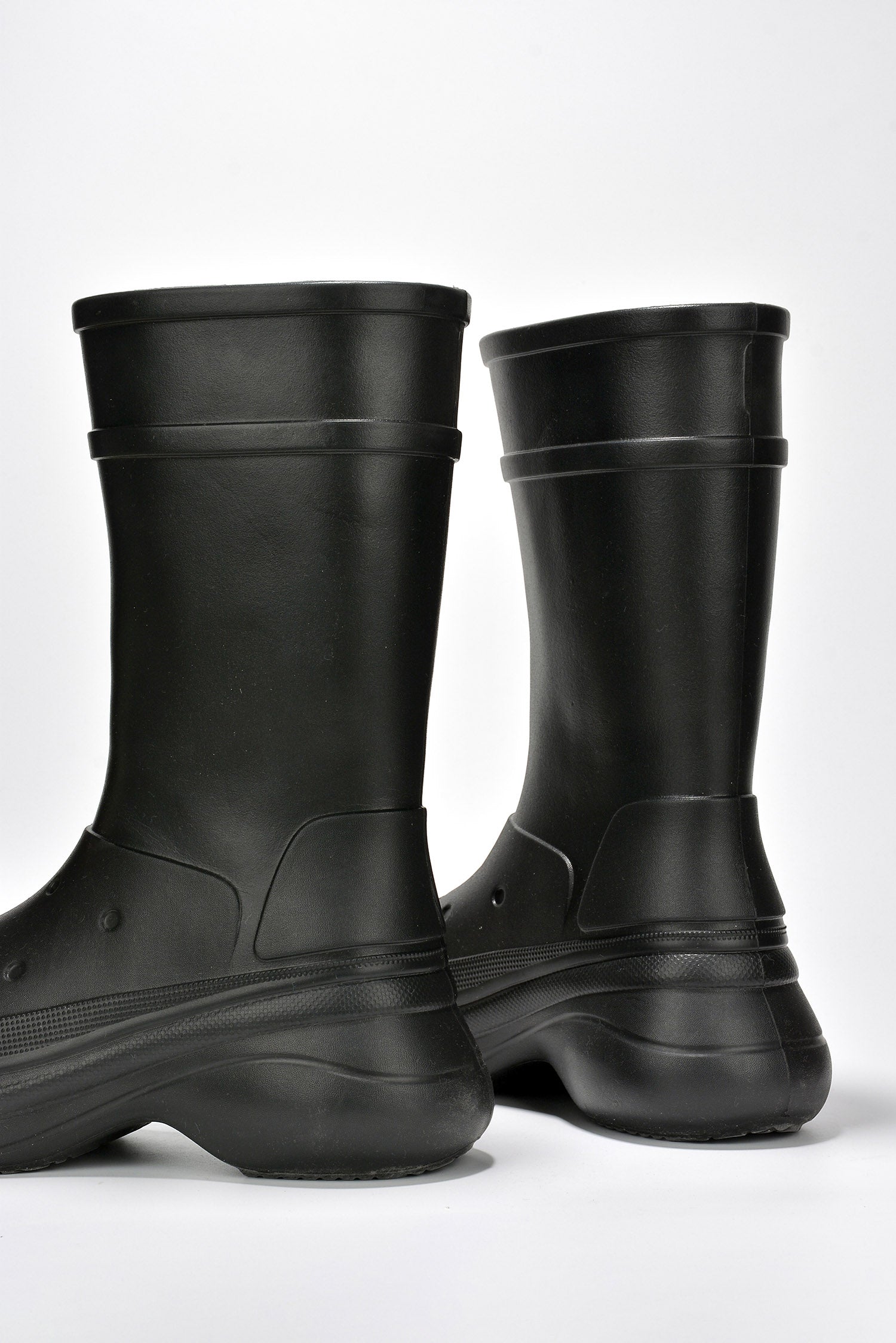 CAPE ROBBIN ISADORA - BLACK