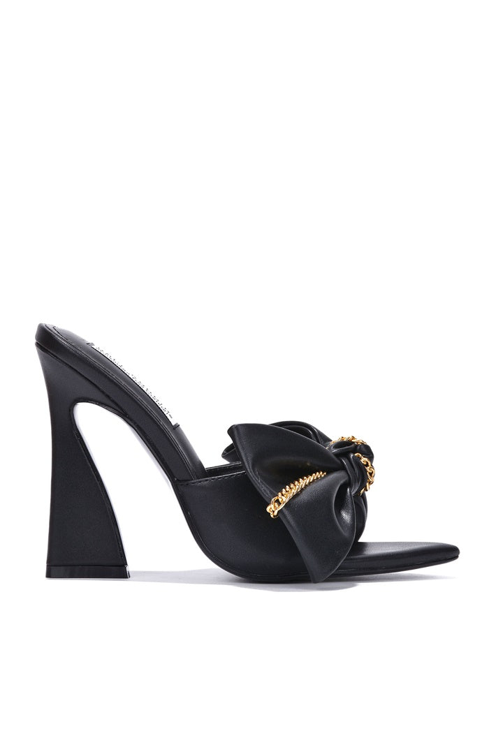 CAPE ROBBIN JETAIME - BLACK