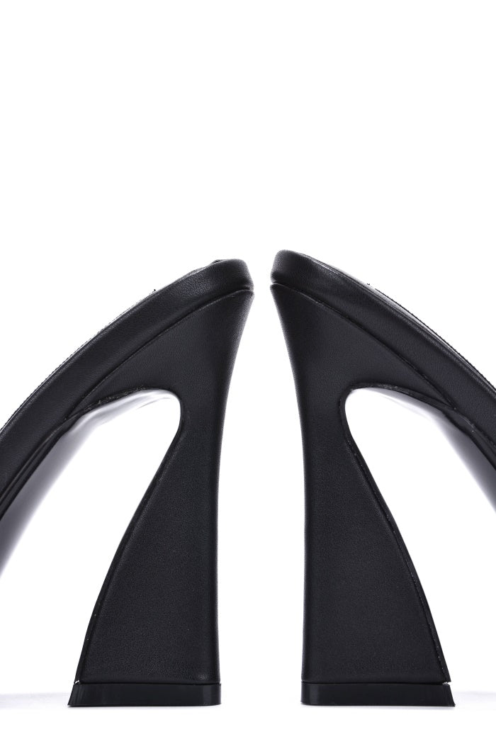 CAPE ROBBIN JETAIME - BLACK