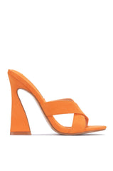 CAPE ROBBIN KARDASIAN - ORANGE