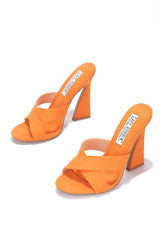 CAPE ROBBIN KARDASIAN - ORANGE