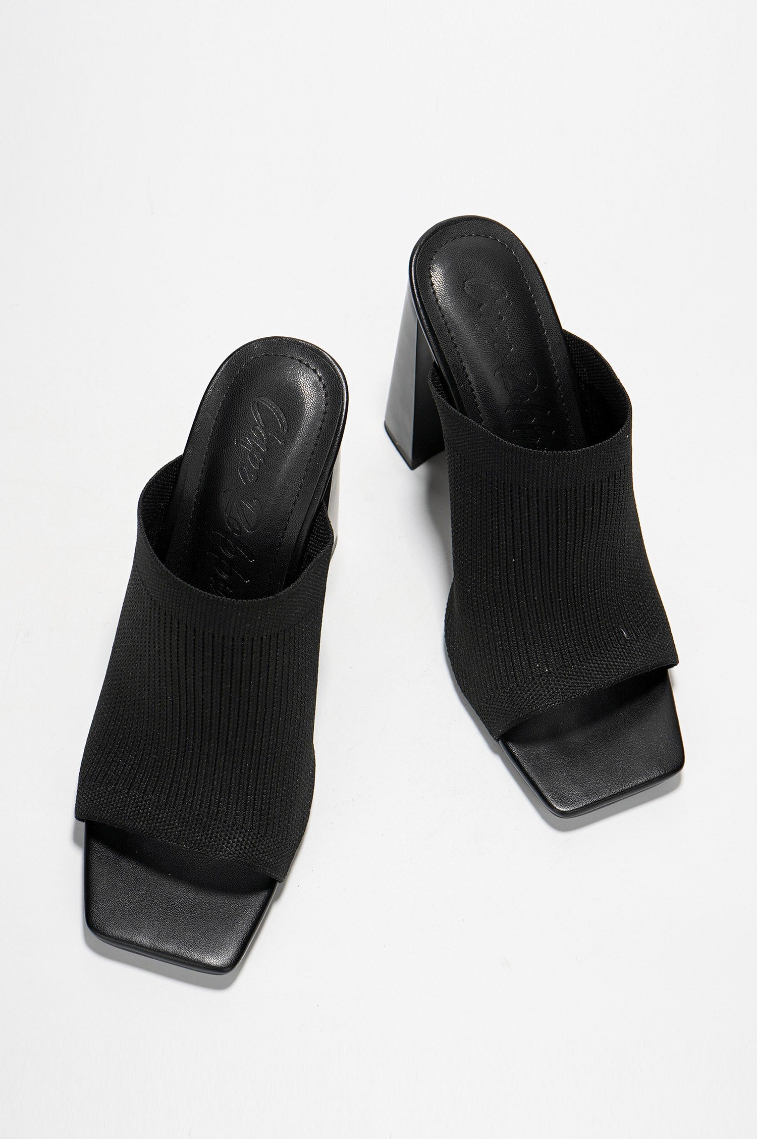 CAPE ROBBIN KYURI - BLACK