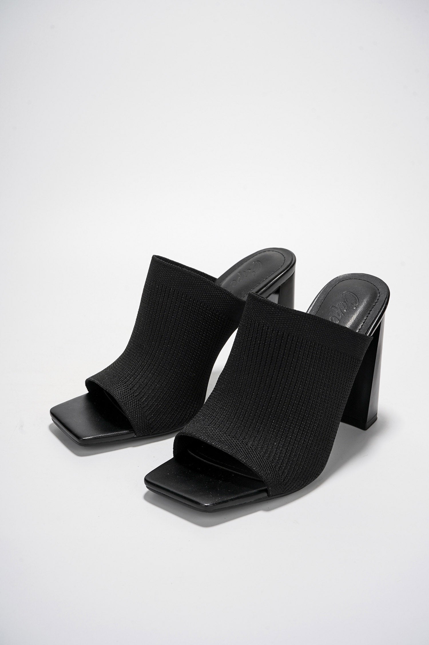 CAPE ROBBIN KYURI - BLACK