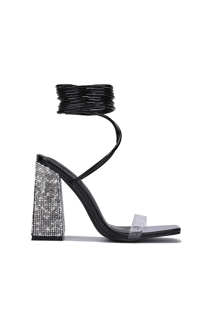 CAPE ROBBIN LACHITA - BLACK