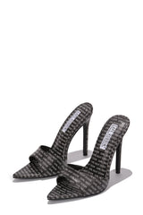 CAPE ROBBIN LETTER - BLACK