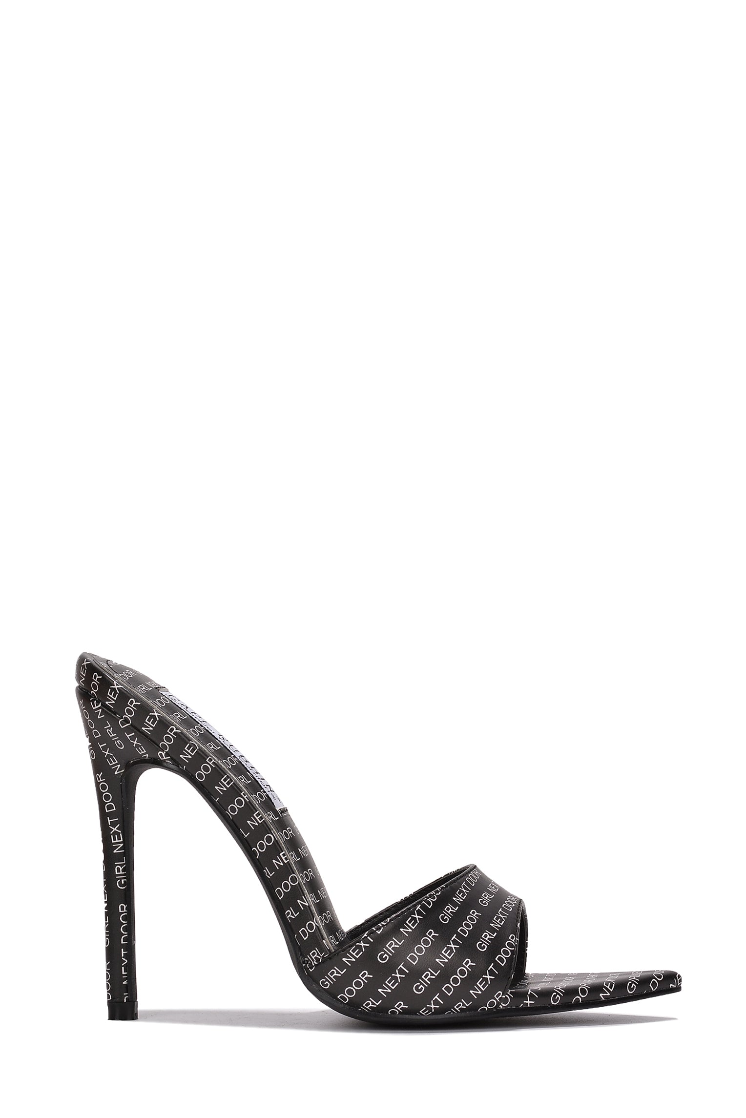 CAPE ROBBIN LETTER - BLACK