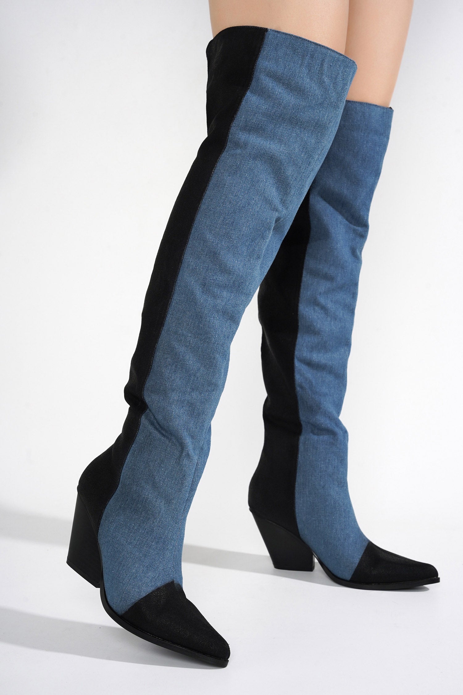 CAPE ROBBIN LOWA - BLACK