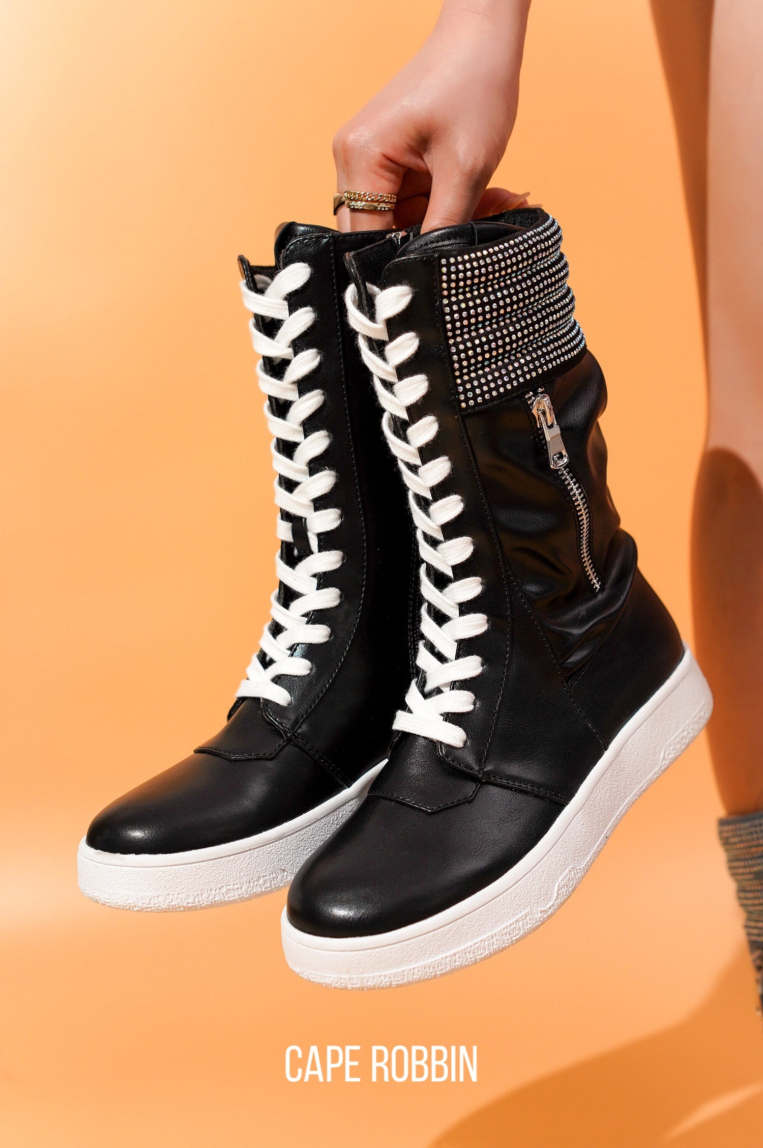 CAPE ROBBIN MEGANI - BLACK