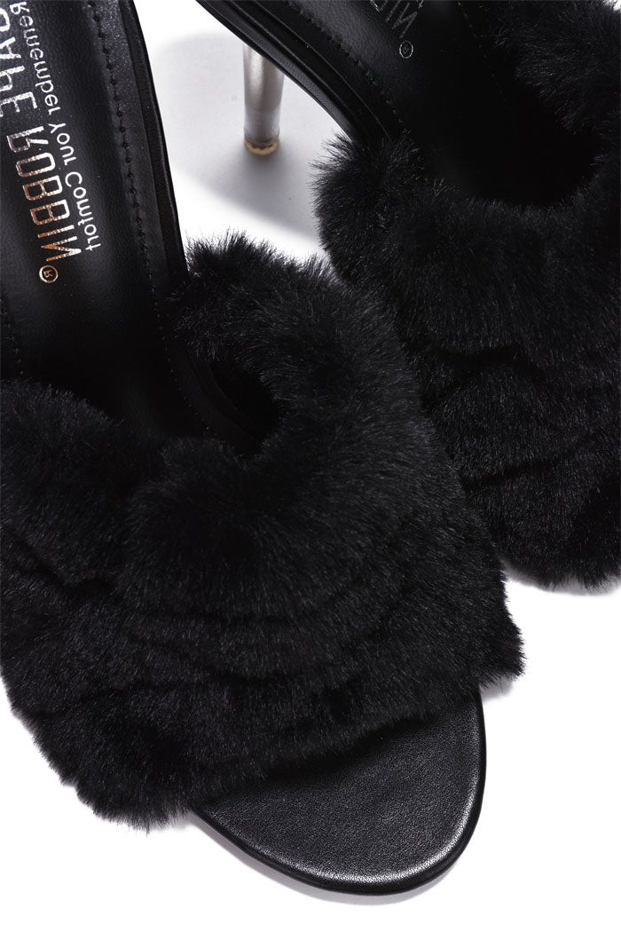 CAPE ROBBIN OBREY - BLACK