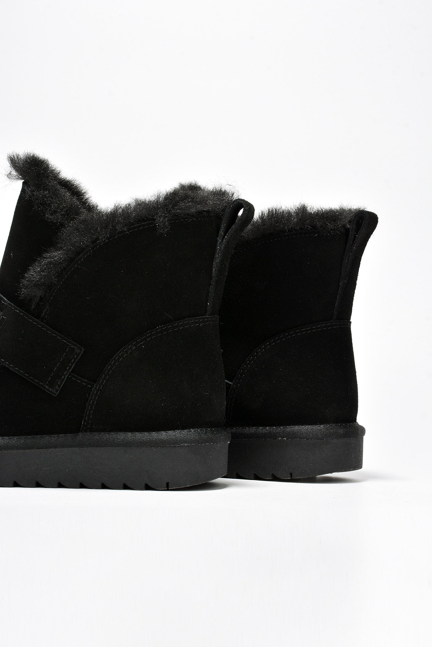 CAPE ROBBIN PRUMERY - BLACK