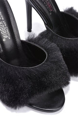 CAPE ROBBIN PRYER - BLACK