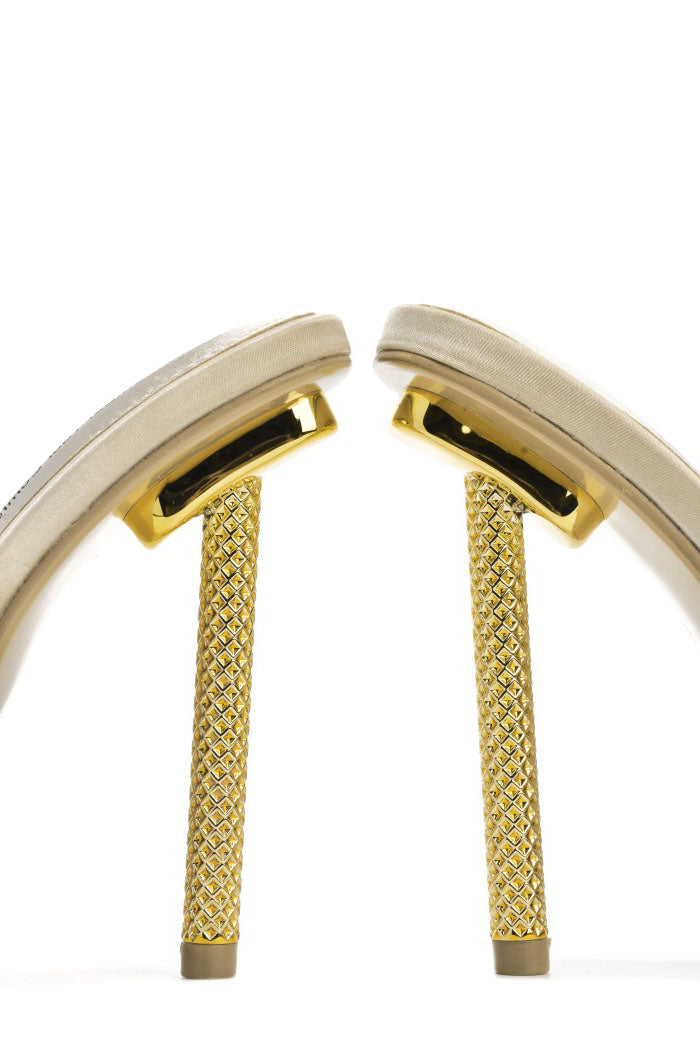 CAPE ROBBIN QUIN - OFF WHITE