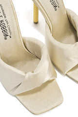 CAPE ROBBIN QUIN - OFF WHITE