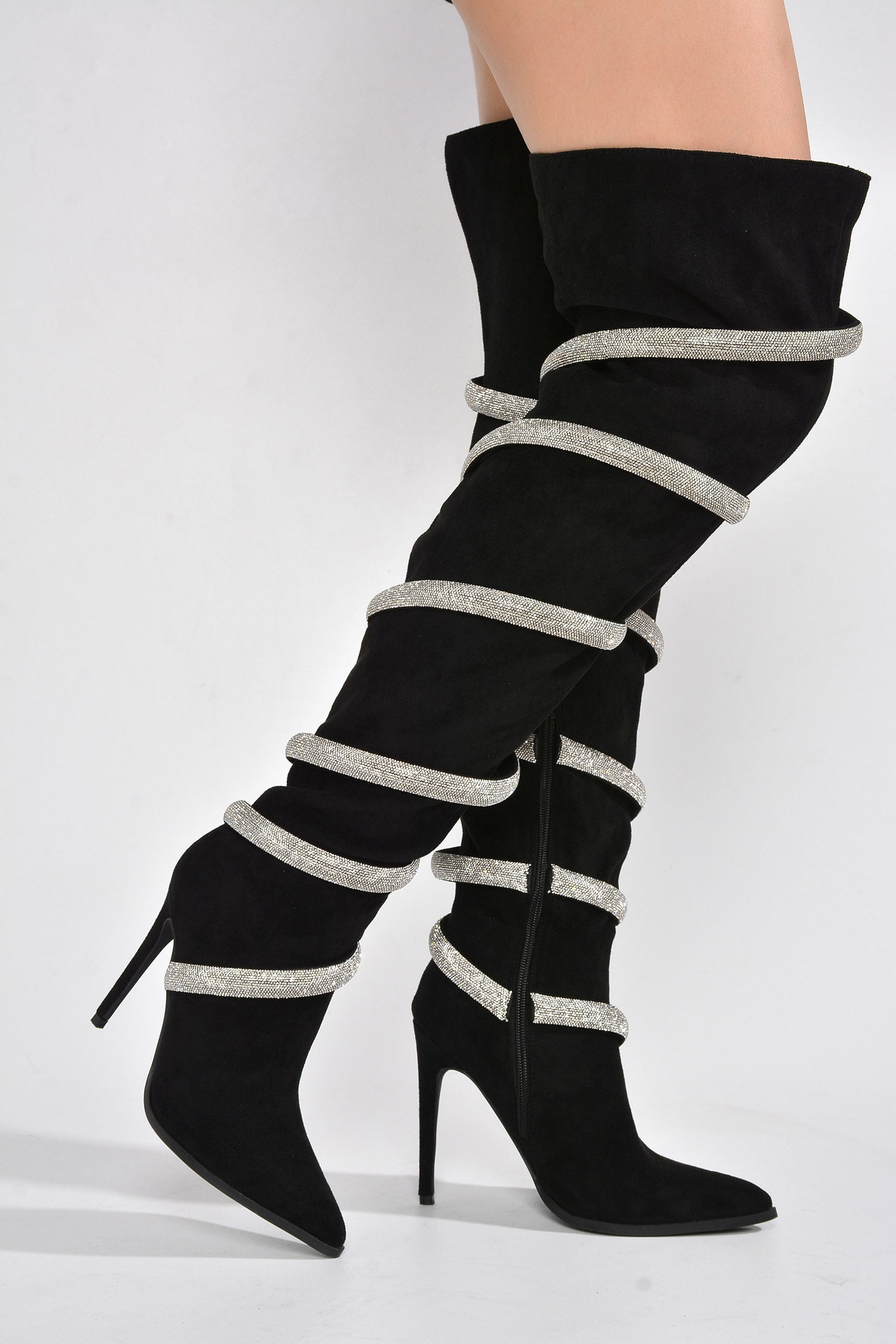 CAPE ROBBIN ROLLY - BLACK